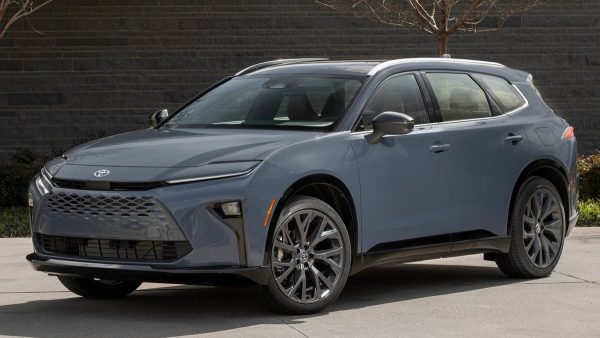 toyota crown signia