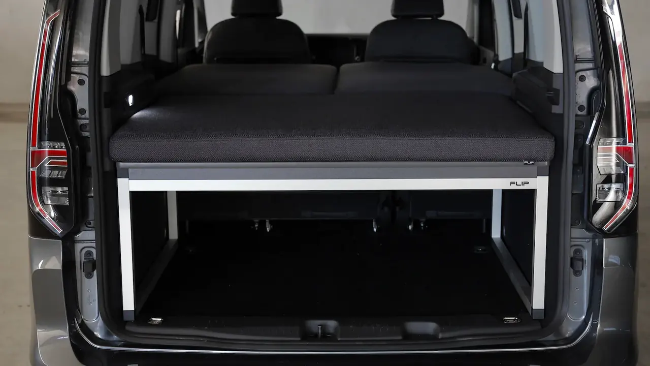 arka koltukları yatak olan arabalar