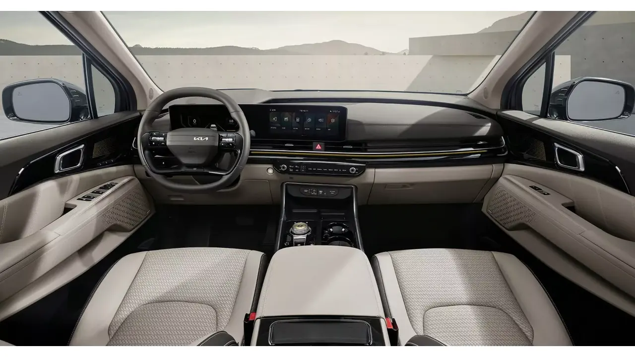 Kia Carnival Hi Limousine