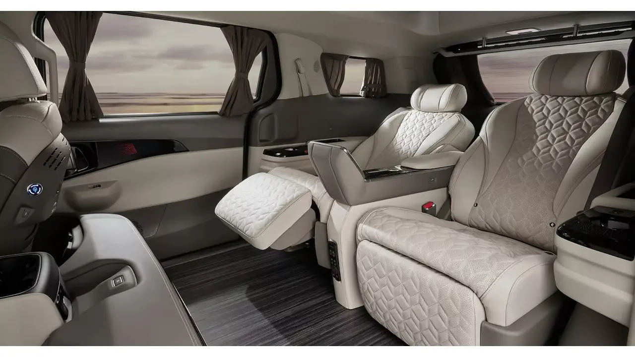 Kia Carnival Hi Limousine