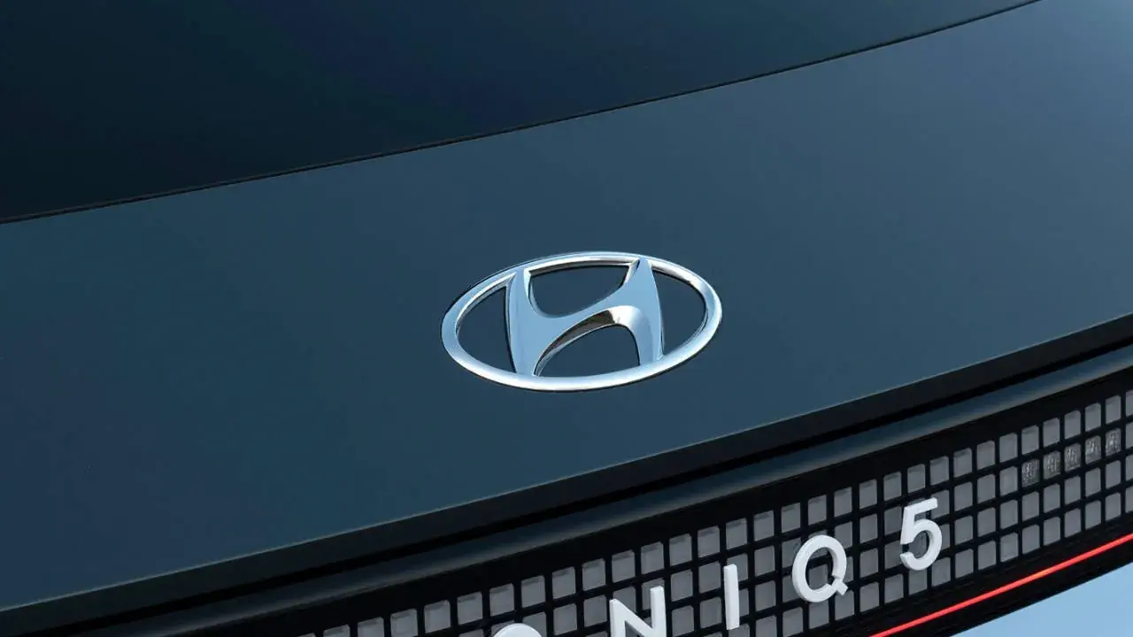hyundai logo