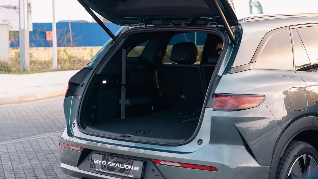 byd sealion 8